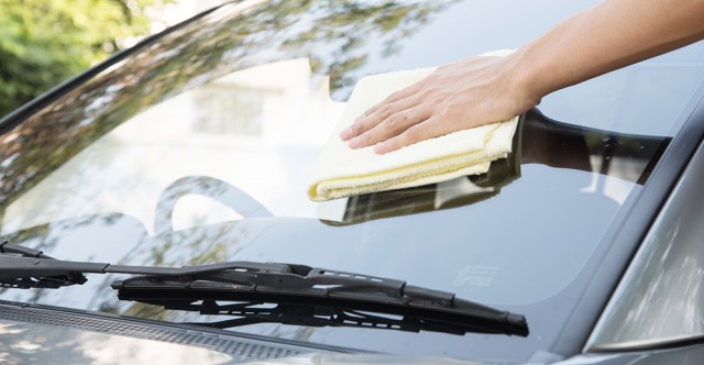 Redonner de l’éclat à votre pare-brise et améliorer la visibilité pour l’automne